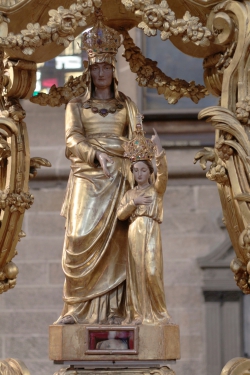 Statue_de_Sainte-Anne-d'Auray_1825.jpg