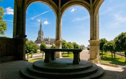 Vue de la basilique de Sainte-Anne d'Auray